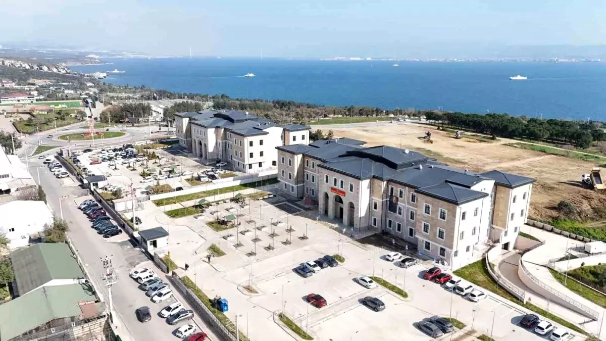 Darıca\'da yeni hükümet konağı ve belediye binası hizmete başladı