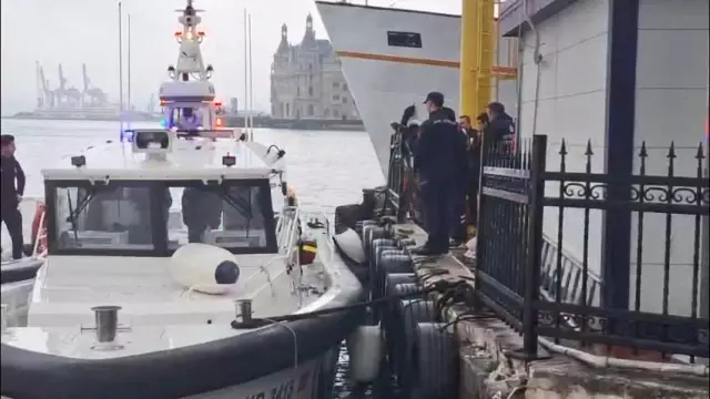 Kadıköy'de sabah saatlerinde fark edildi! Gören telefona sarıldı