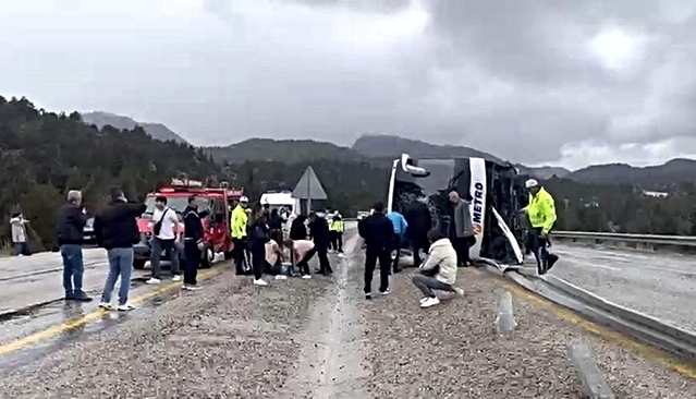 Konya’da Otobüs Devrildi: Çok Sayıda Yaralı