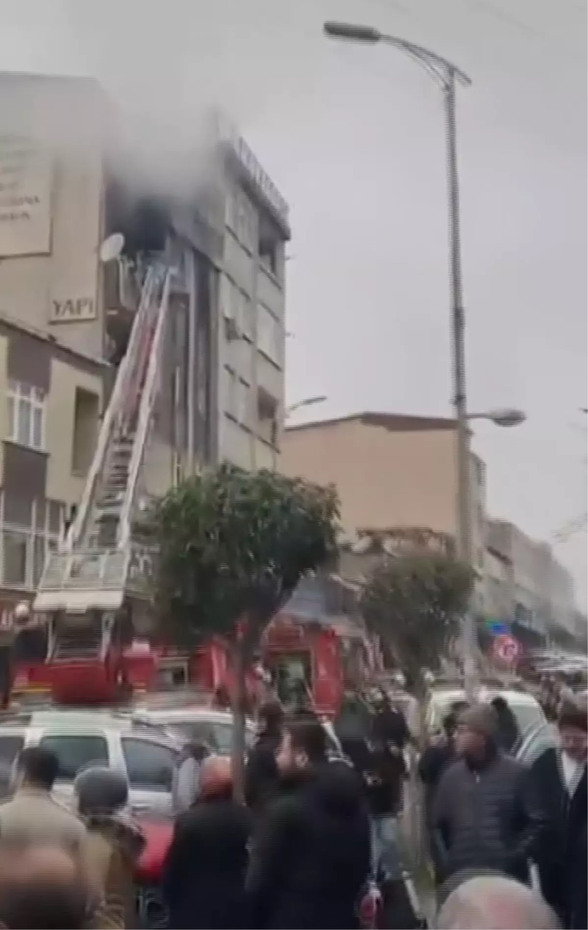 Küçükçekmece\'de Yangın