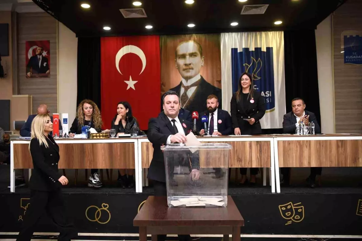 Kuşadası Belediye Başkanı Günel\'in yerine Demirtaş getirildi