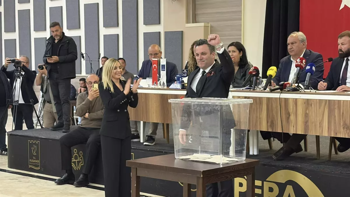 Kuşadası\'nda Yeni Başkan Vekili Tahsin Demirtaş