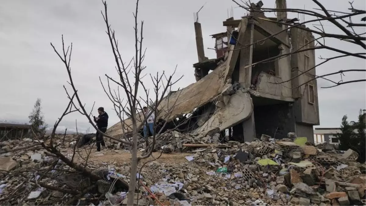 Lübnan\'daki Saldırılarda Ölü sayısı 1029\'a Yükseldi