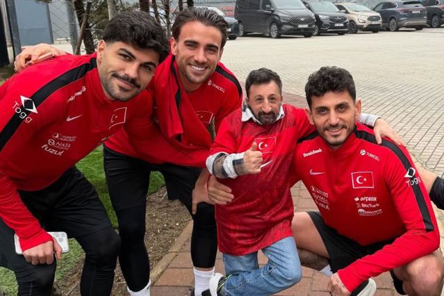 Köksal Baba’dan A Milli Takım kampına sürpriz ziyaret