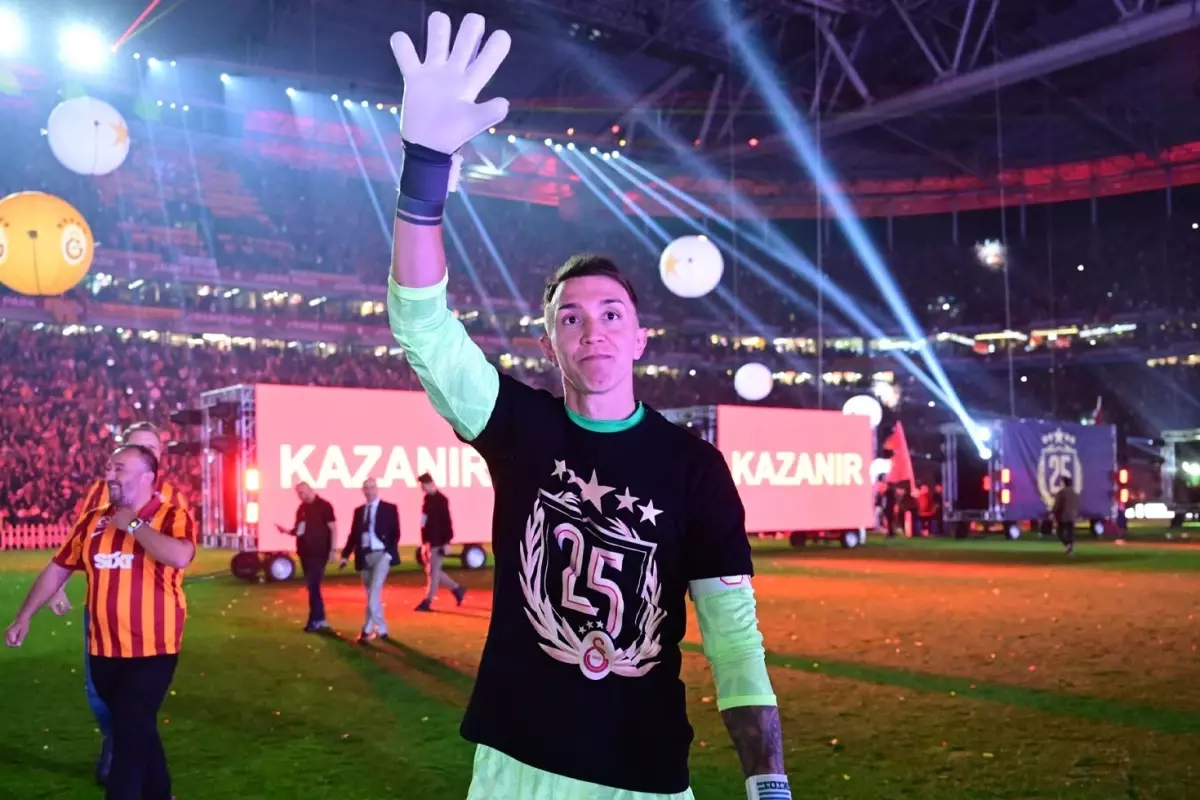 Ne oldu sana Muslera? Son hali çok şaşırttı 