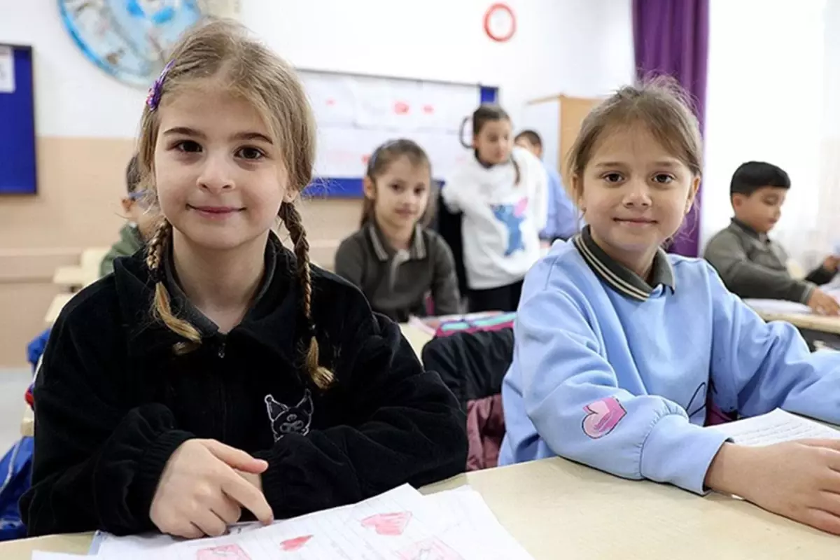 Okullarda ikinci ara tatil sonrası ilk ders zili çaldı