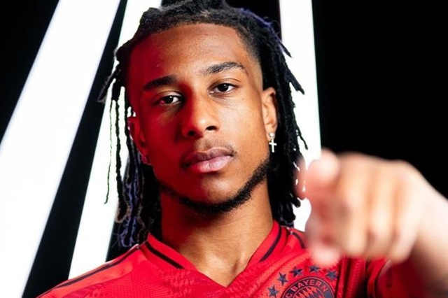 Olise'nin giyim tarzına bakın