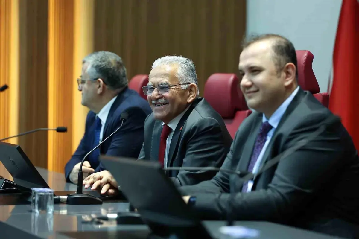 Personeliyle bayramlaşan Başkan Büyükkılıç: "Kayseri Büyükşehir bir marka"