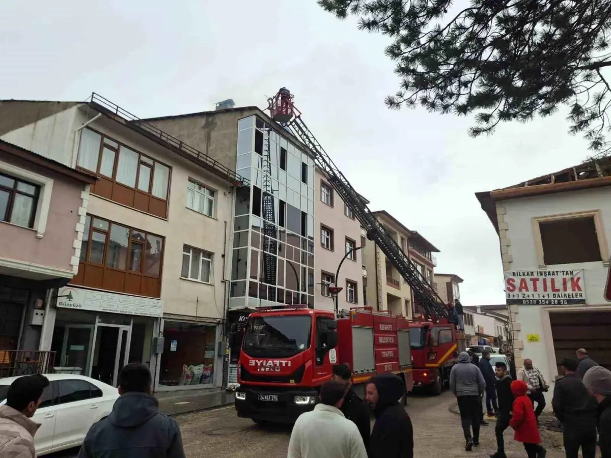 Refahiye\'de tarihi lokantada baca yangını paniğe neden oldu