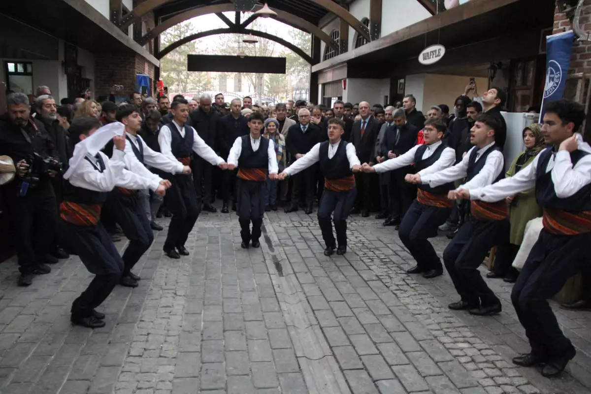 Sivas\'ta Nevruz Coşkusu