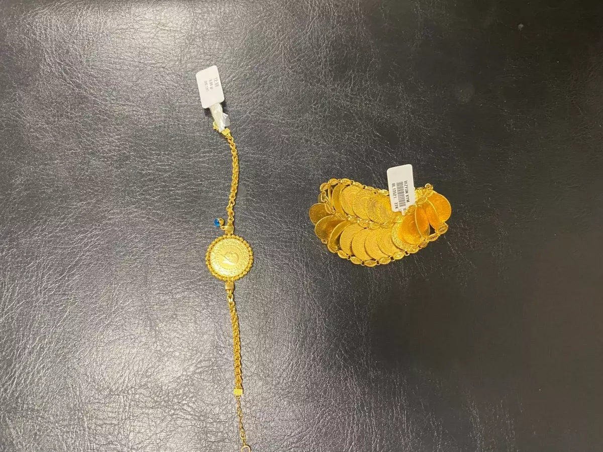 İkiz Kız Kardeşler Kuyumcudan Hırsızlık Yaptı