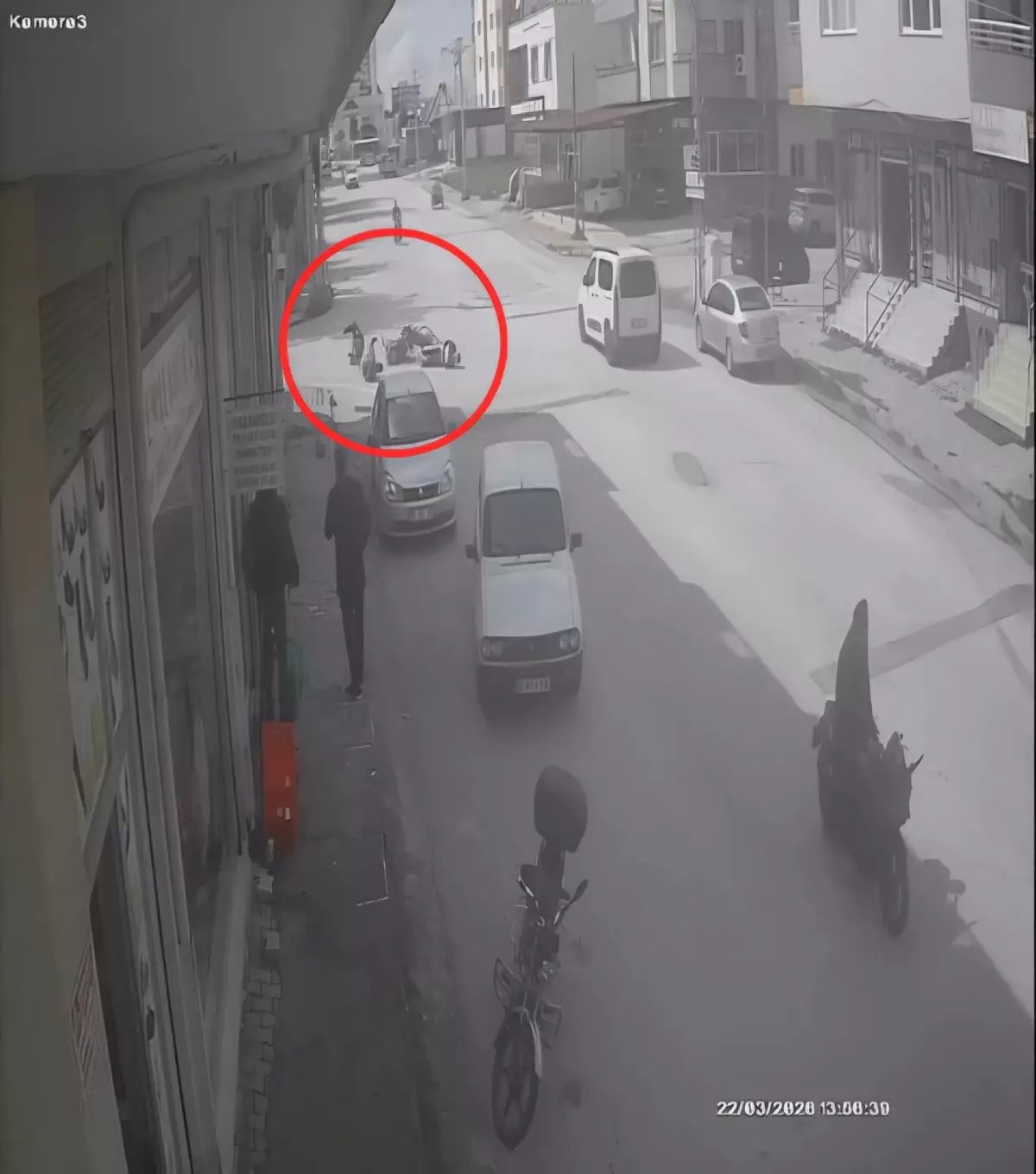 Adana\'da Motosiklet Kazası: 3 Yaralı