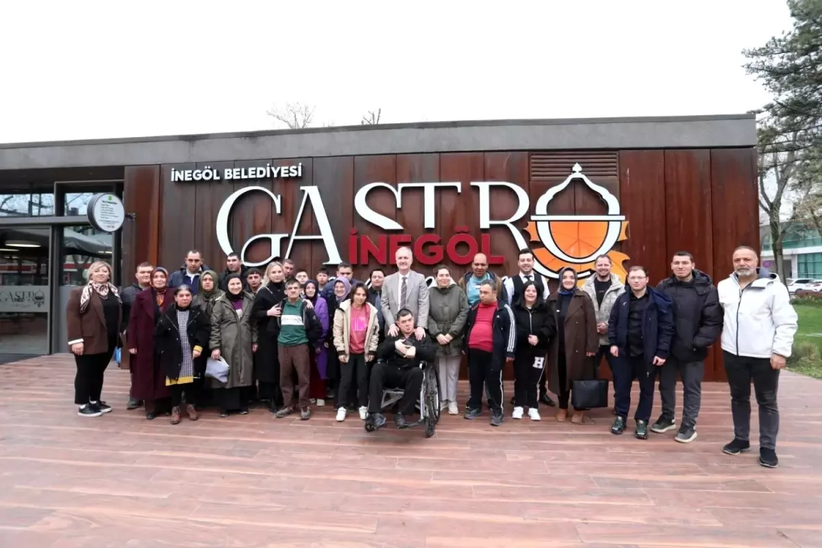 Alper Taban, Engelsiz Yaşam Merkezi öğrencileriyle kahvaltıda buluştu