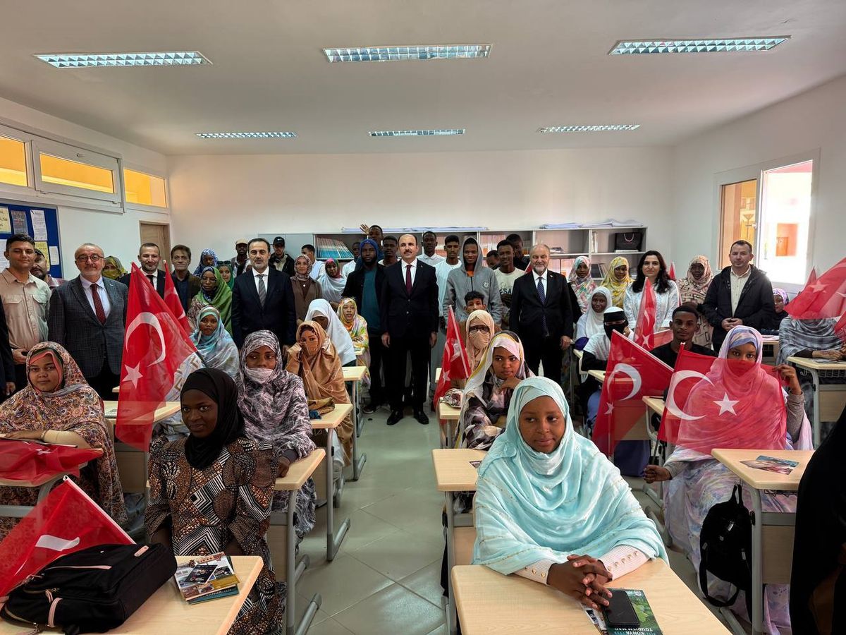 Başkan Altay\'ın Moritanya Ziyaretinde Afrikalı Öğrenciden İstiklal Marşı Sürprizi