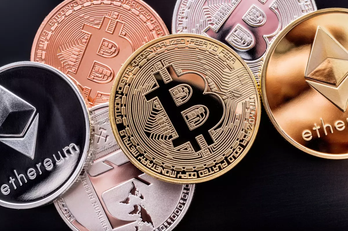 Bitcoin 70 bin seviyesini korurken altcoinlerde çift haneli yükseliş