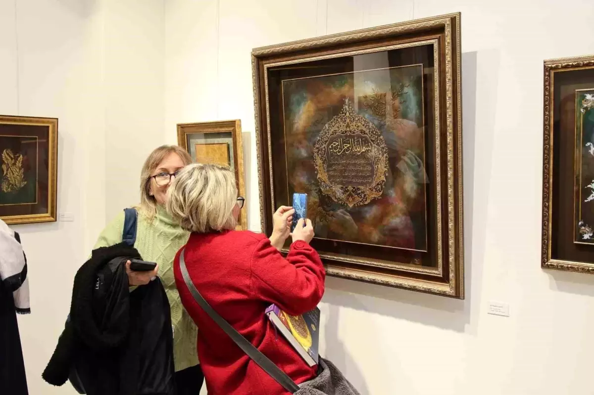 Bursa\'da geleneksel sanatlara anlamlı katkı: "Zer-i Nâb" Tezhip Sergisi açıldı