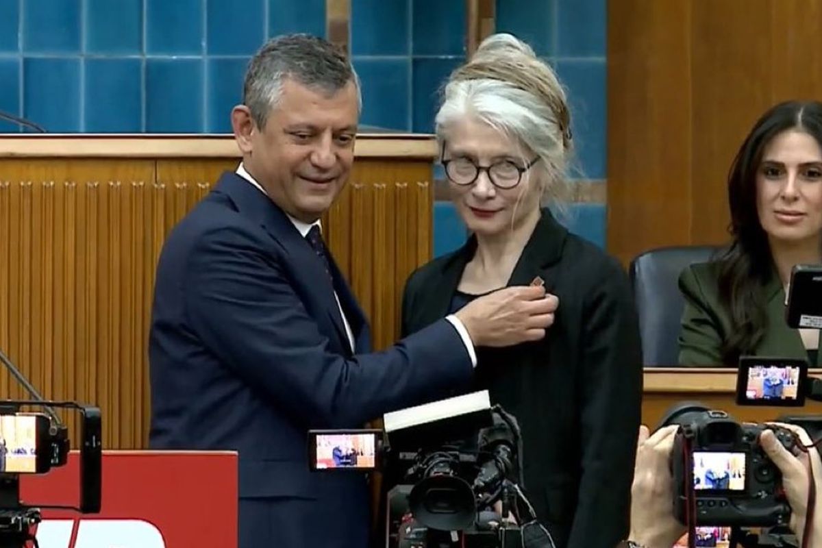 Emine Ülker Tarhan 12 yıl sonra CHP\'ye döndü