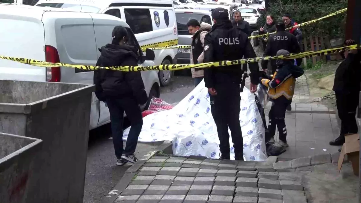 Eyüpsultan\'da Yaşlı Kadın Düşerek Hayatını Kaybetti