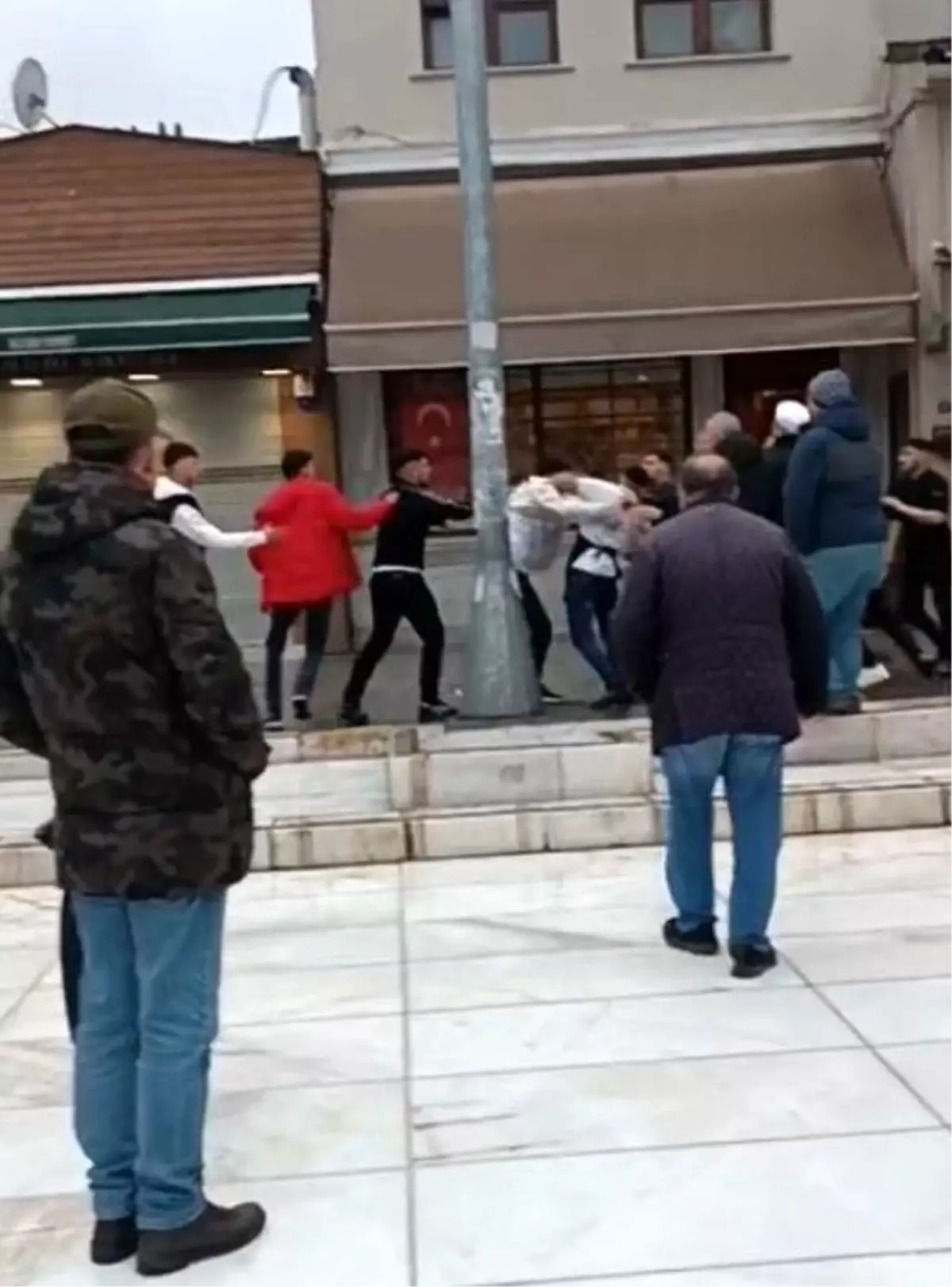 Eyüpsultan\'da Sopalı Kavga Anları