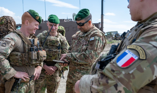 Fransa ve Güney Kıbrıs Rum Yönetimi, müşterek denizden kıyıya çıkarma tatbikatı yaptı