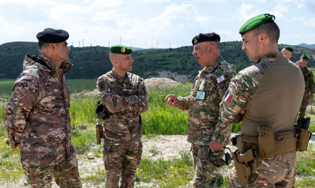 Fransa ve Güney Kıbrıs Rum Yönetimi, müşterek denizden kıyıya çıkarma tatbikatı yaptı