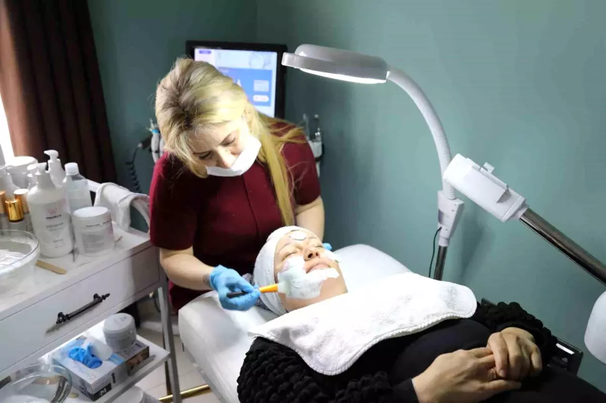 Marmaris\'te kadın saha personeline ücretsiz cilt bakımı