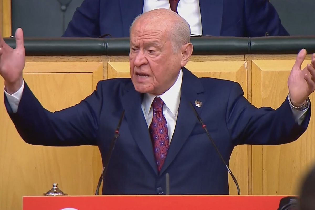 Bahçeli\'den parti grubunu ayağa kaldıran sözler: Asıl rejim değişikliği o ülkede olmalıdır