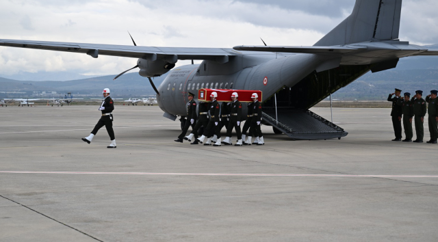 Şehit Binbaşı Taştekin için cenaze töreni! Annesinin 