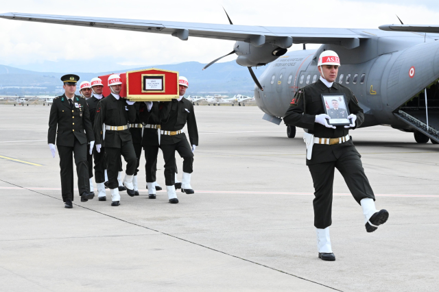 Şehit Binbaşı Taştekin için cenaze töreni! Annesinin 