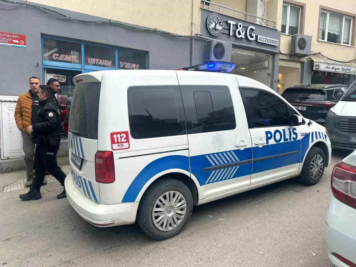 Sinop\'ta Cam Kapı Patladı: 1 Yaralı