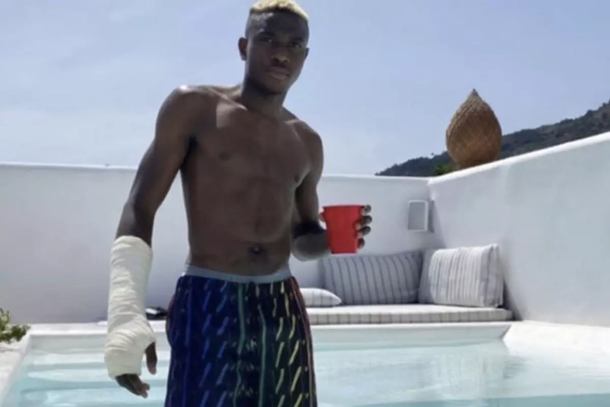 Tartışma yaratan kare! Ne yapıyorsun Osimhen