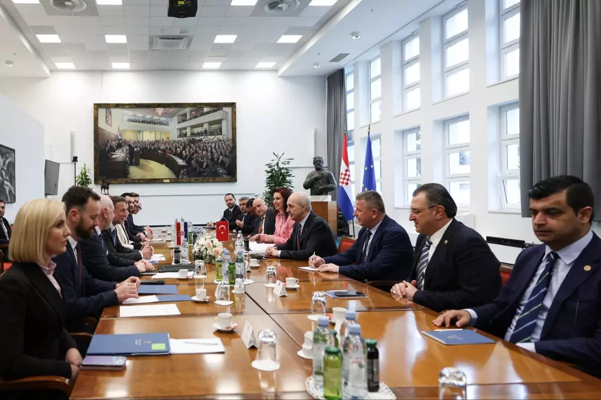 Kurtulmuş, Hırvatistan\'da Zirveye Katıldı