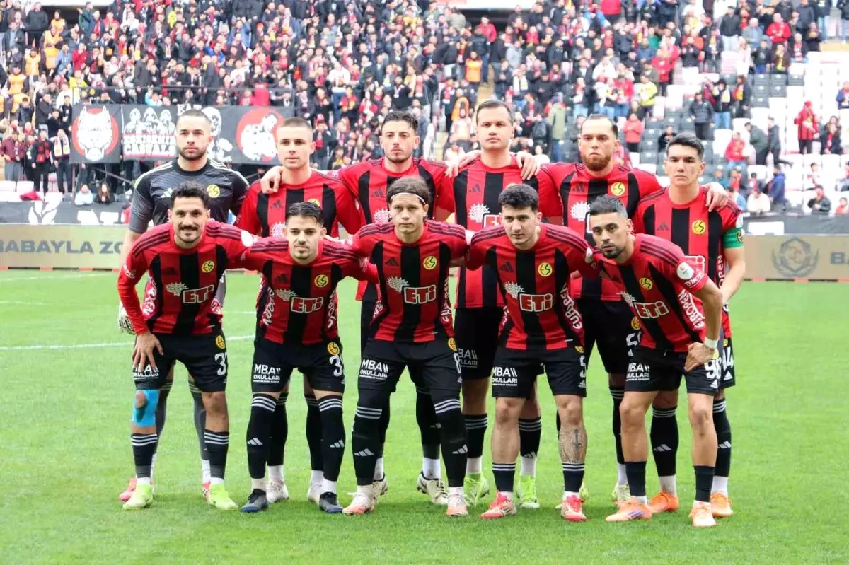 Eskişehirspor Tire 2021\'i 2-0 Yendi