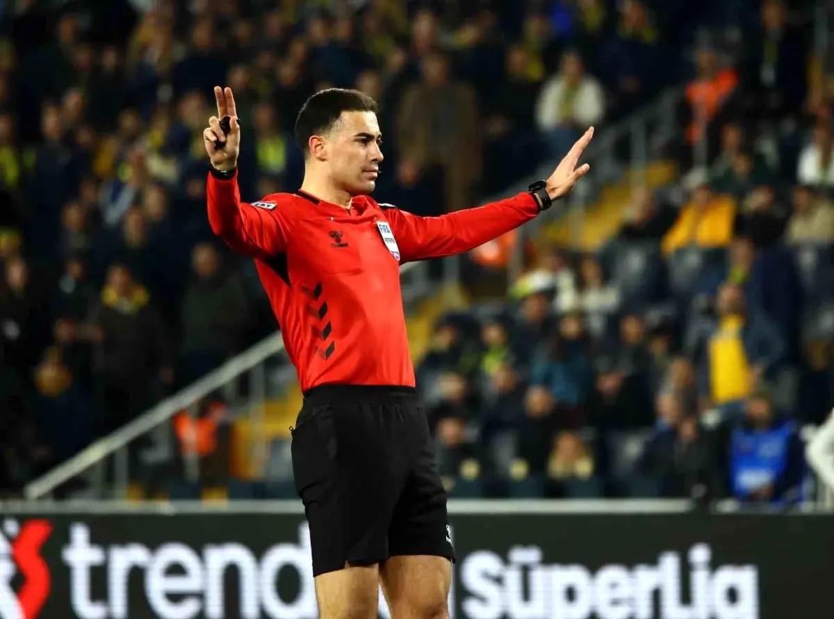 Oğuzhan Çakır UEFA U17\'de Görevli