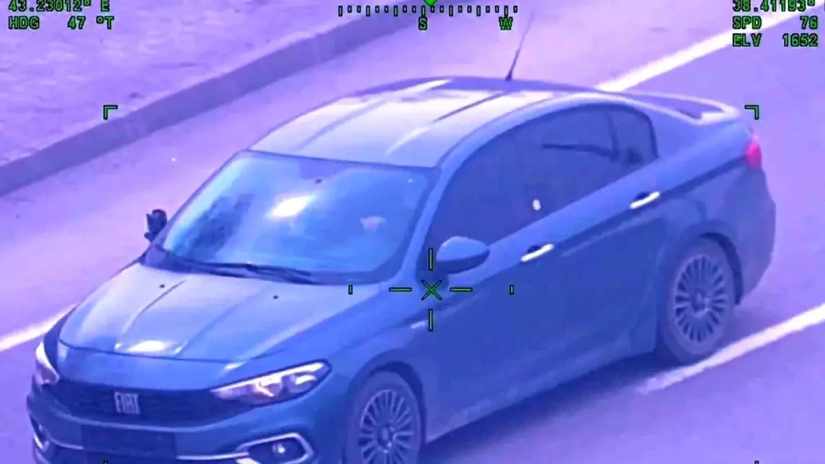 Van\'da Plakasız Araç Helikopterle Takip Edildi