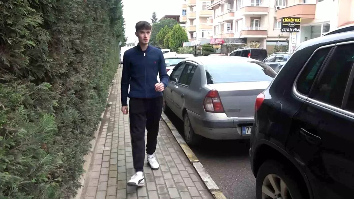 Yalova\'da Genç Kaçırıldı, Gasp Edildi