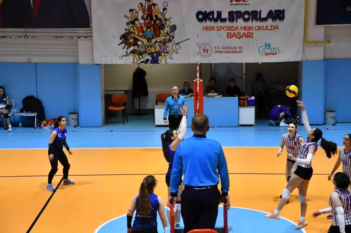 Yıldız Kızlar Voleybol Kulüp Müsabakaları sona erdi