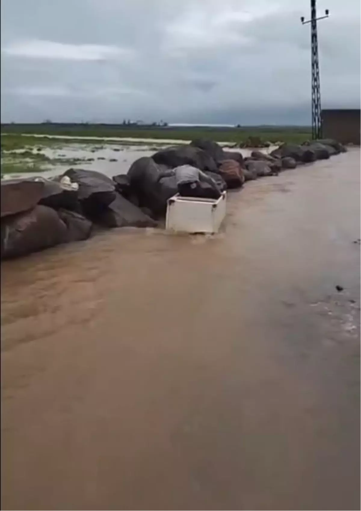 Mardin\'de Sağanak Sonrası Eğlenceli Anlar
