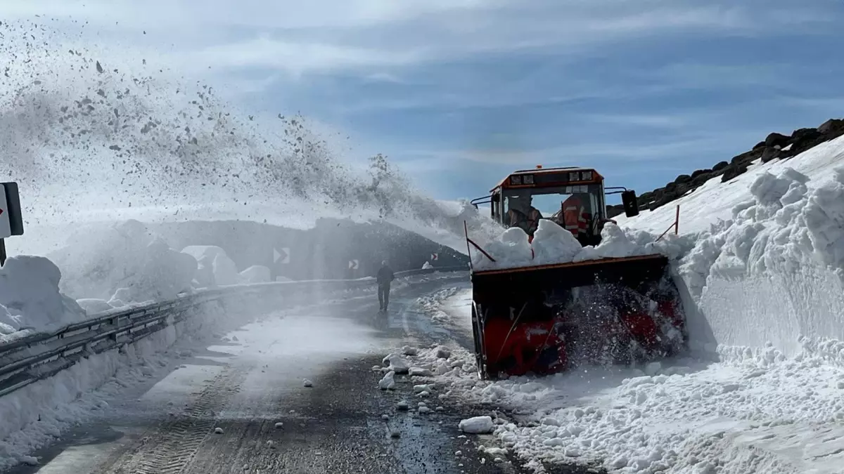 Bülbülan Geçidi\'nde Karla Mücadele Başladı
