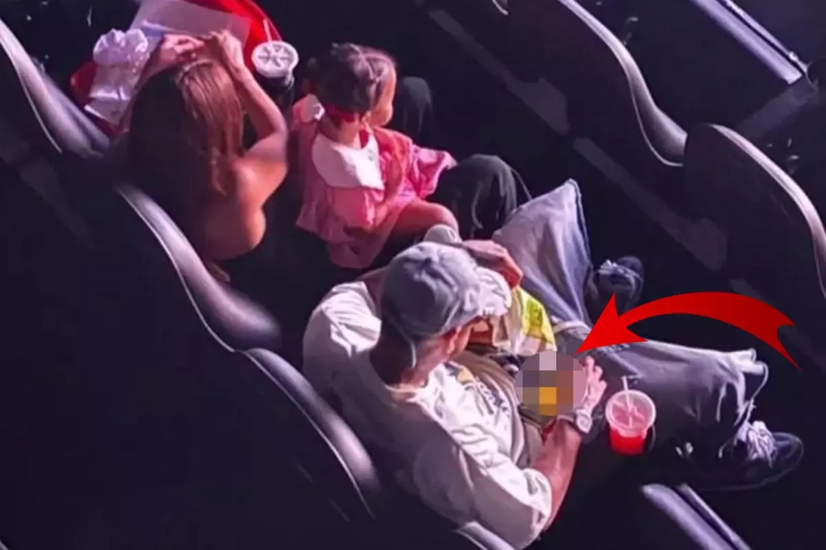 Ailesiyle sinemaya gidip kumar oynadı