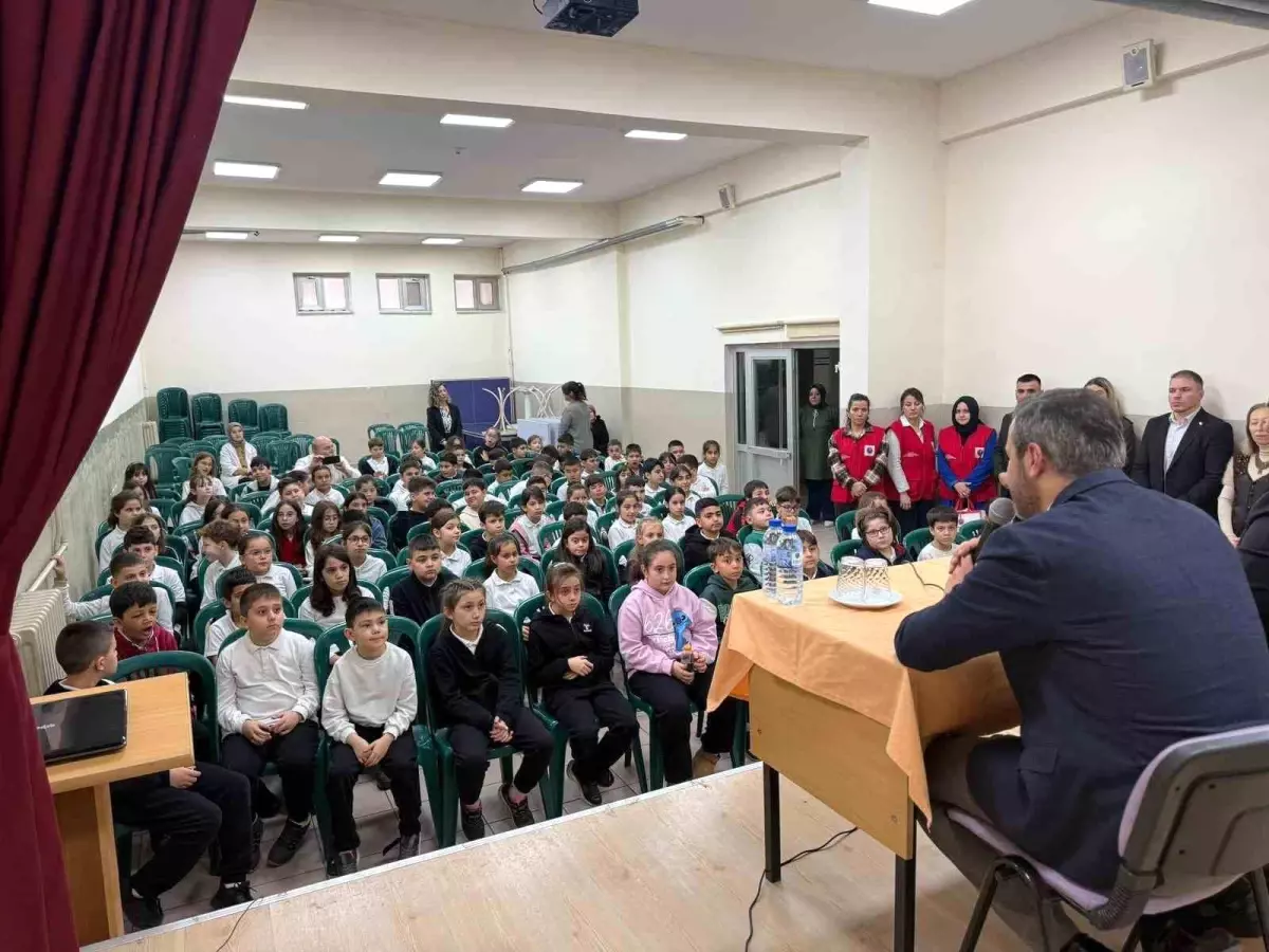 Başkan Çetinkaya\'dan miniklere yerel yönetim dersi