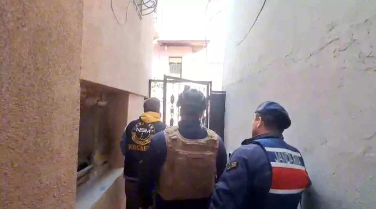 Kocaeli\'de Uyuşturucu Operasyonu: 36 Gözaltı