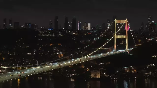 FSM Köprüsü Endometriozis İçin Sarı Işıklarla Aydınlatıldı