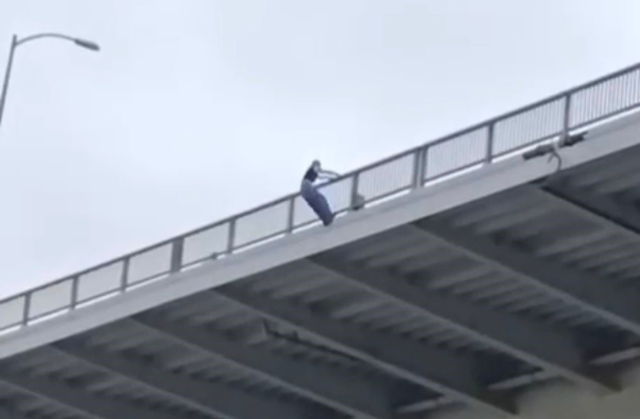 İşte fenomen Kübra Karaaslan'ın köprüden atlayarak intihar ettiği anlar