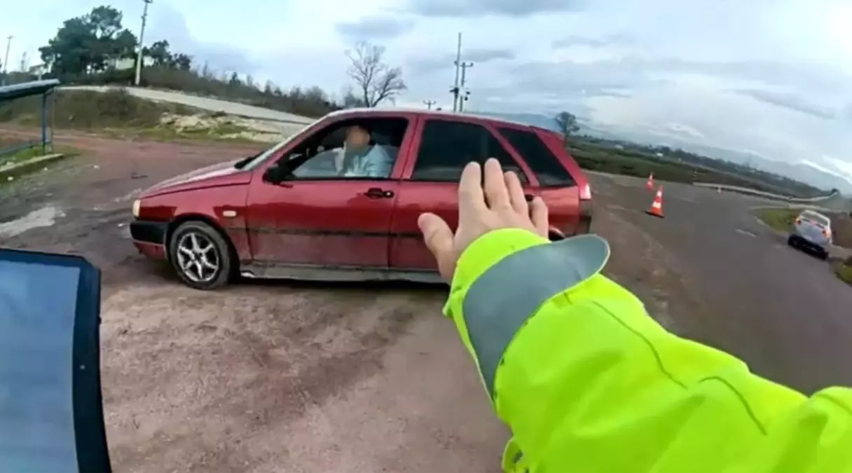 Sakarya\'da Jandarma Kaçan Şahısla Gergin Anlar Yaşadı