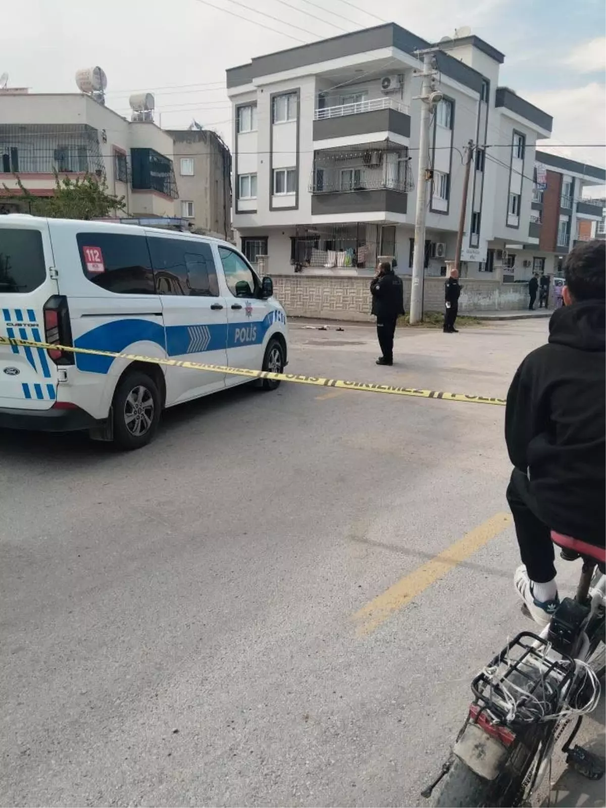 Tarsus\'ta Bıçaklı Saldırı: Kadın Ağır Yaralı