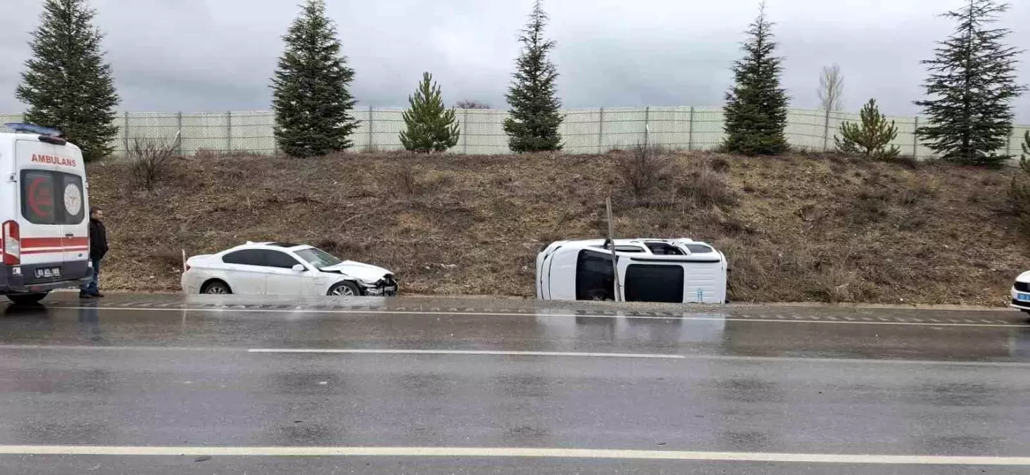 Afyonkarahisar\'da Trafik Kazası: 6 Yaralı