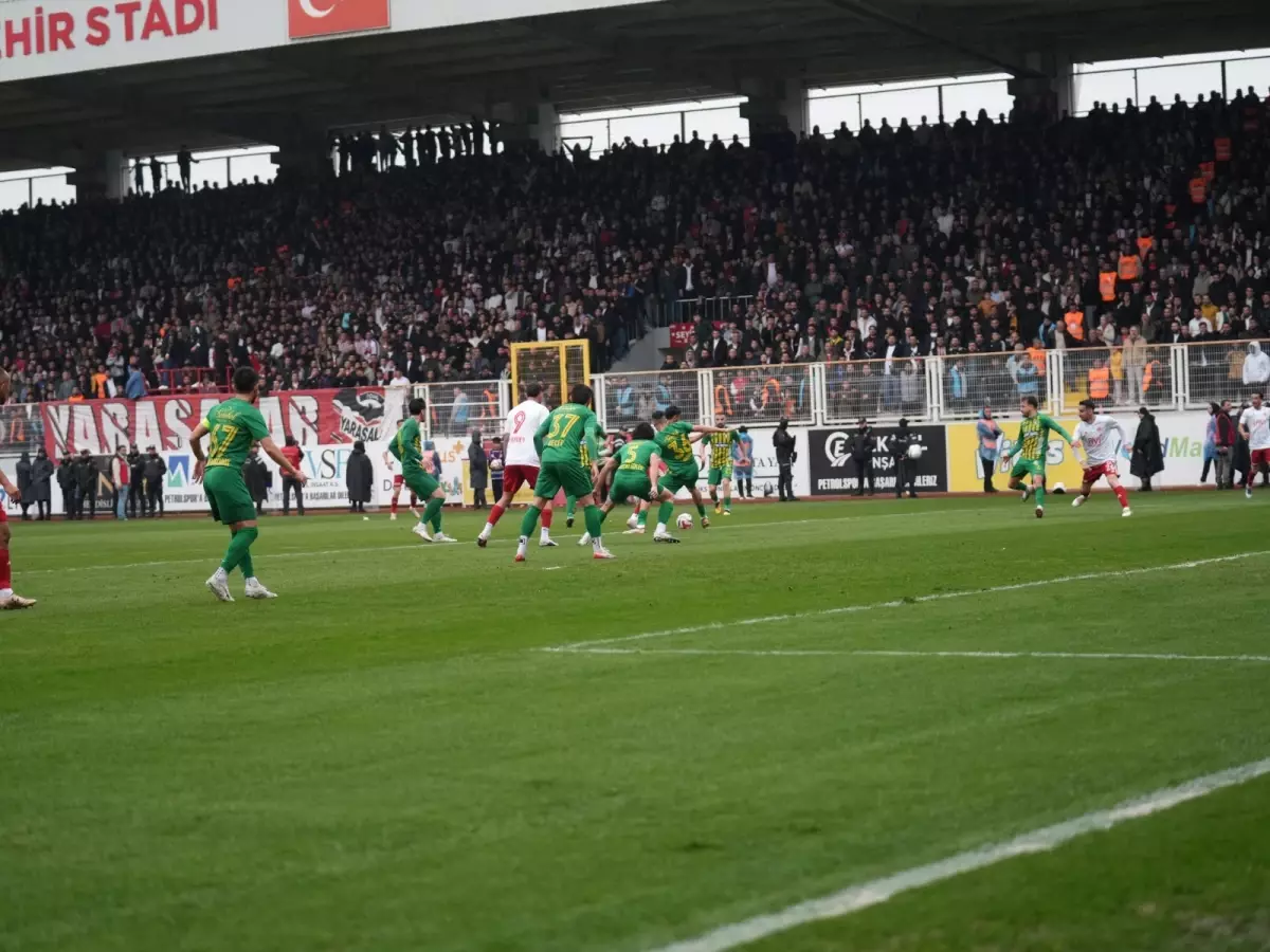 Batman Petrolspor, Şanlıurfaspor\'u 2-1 Yendi