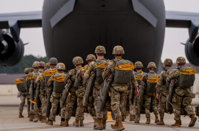 Savaşta 26. gün! ABD 3 bin askeri Orta Doğu'ya gönderme kararı aldı, İran'dan yanıt gecikmedi