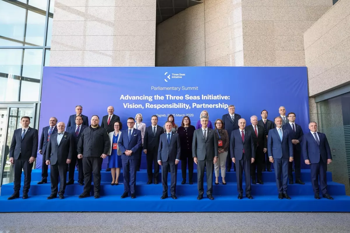 Kurtulmuş, Zirveye Katıldı